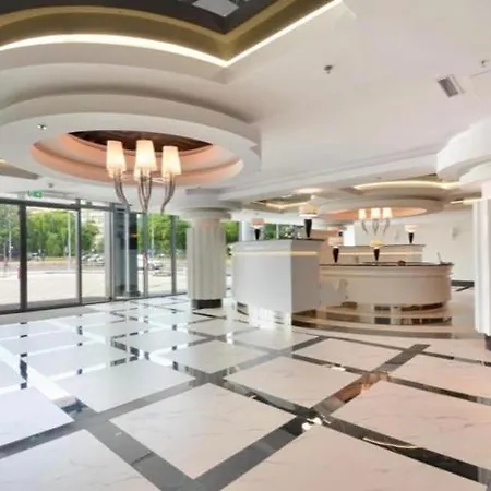 Hanza Tower White 23 Pool & Jacussi Daire