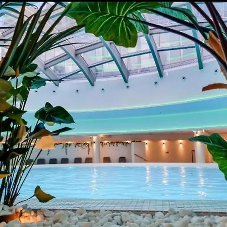 Hanza Tower White 23 Pool & Jacussi Szczecin